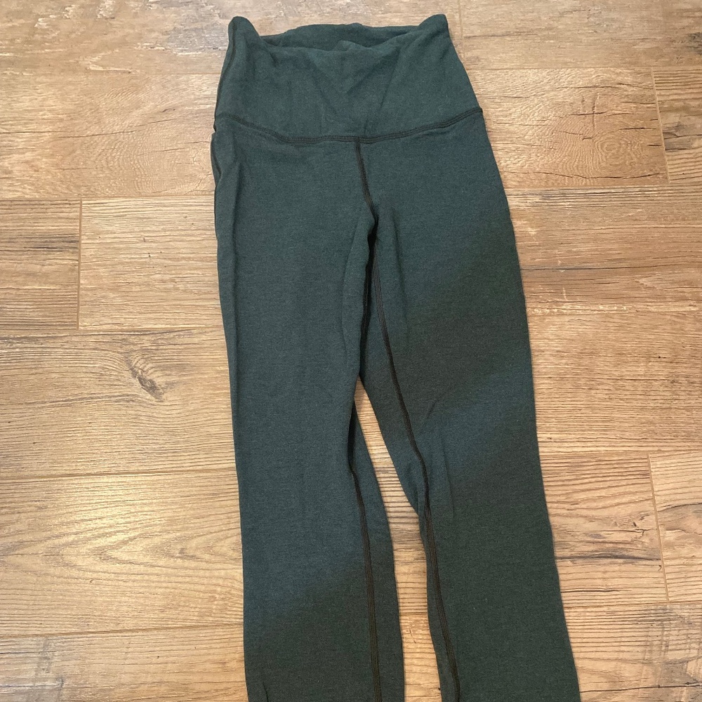 Women’s Lululemon Dark Green Leggings/Joggers in size 0